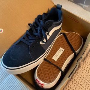 Van's Filmore Sneaker- NEW IN BOX- men's size 9-Dress Blue